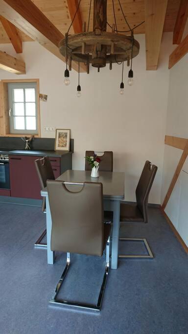 Mothsgut - Moderne Ferienwohnung Auf Dem Bauernhof Im Erzgebirge Oelsnitz  Zewnętrze zdjęcie